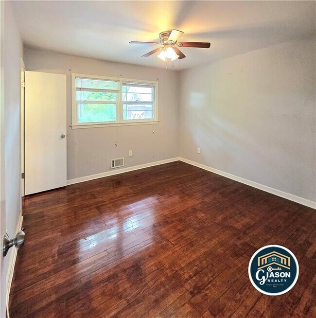 Building Photo - 1227 Dove Ct