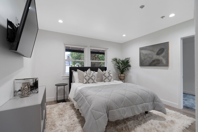 Building Photo - 5656 Donna Ave