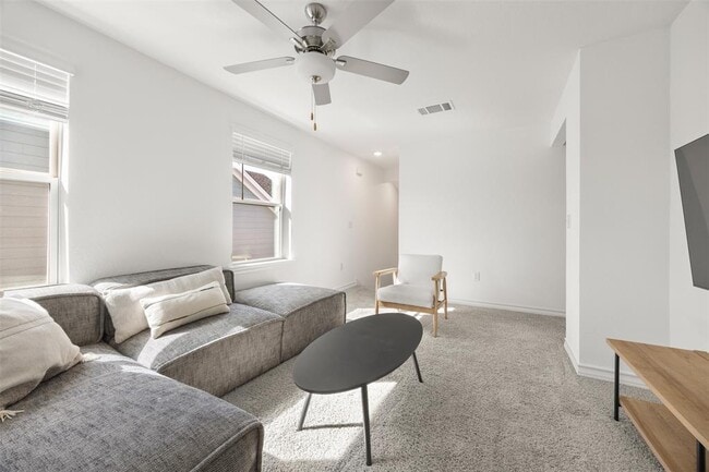 Building Photo - 13707 Manhattan Dr