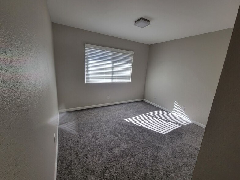 Building Photo - 12132 Wintergreen Dr