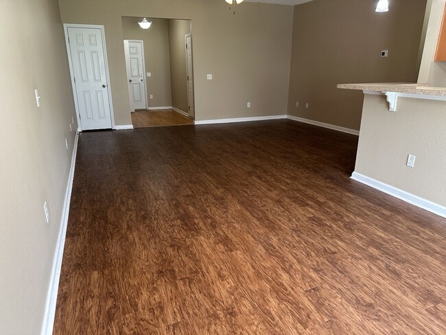 Building Photo - 495 Canyon Oak Loop