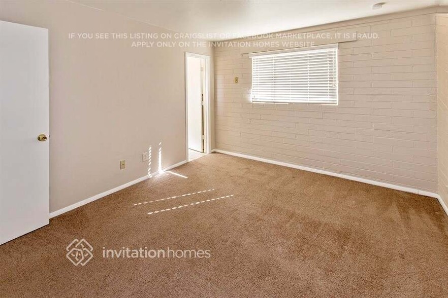 Building Photo - 4343 N 49th Dr