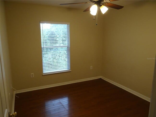 Building Photo - 4651 Ashburn Square Dr