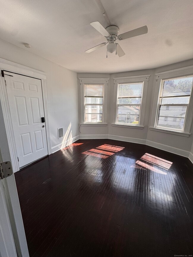 Building Photo - 29 Bowe Ave