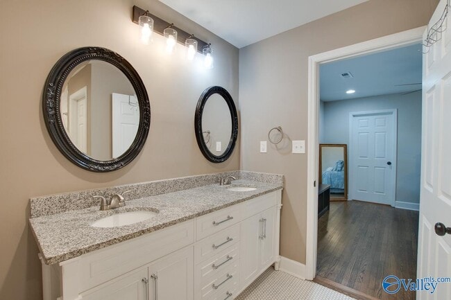 Building Photo - 805 Rison Ave NE