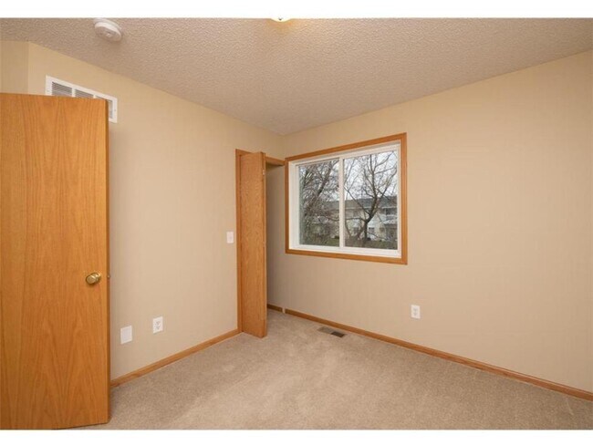 Building Photo - 16331 Timber Crest Dr SE