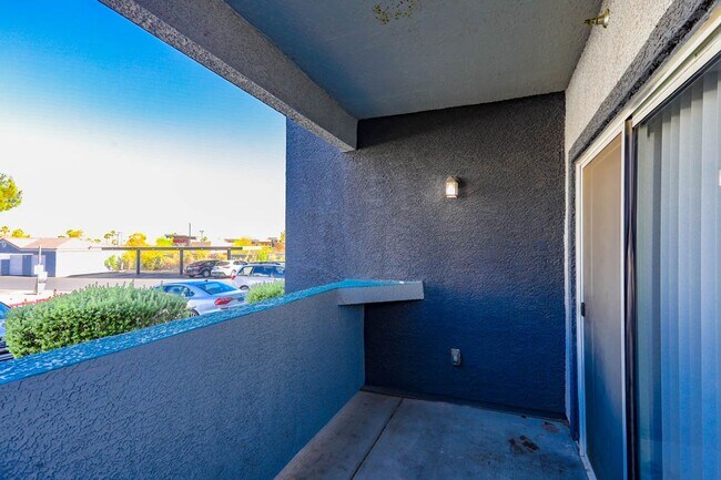 Building Photo - 2 Suite 1st Floor Condo In Gated Northwest...