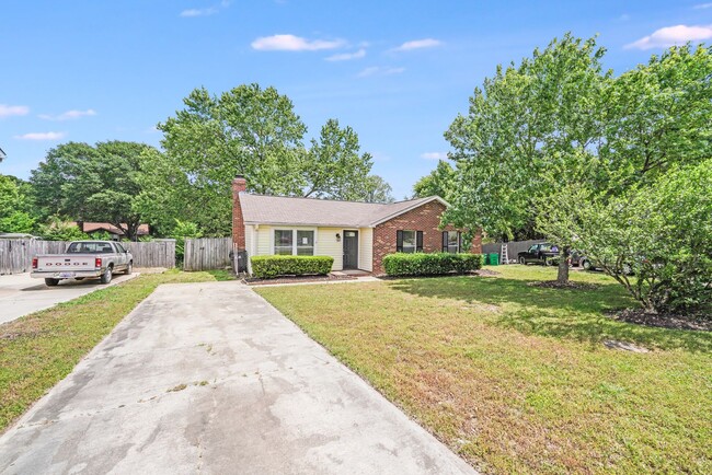 Building Photo - Stylishly Updated 3-Bedroom Home in Sought...