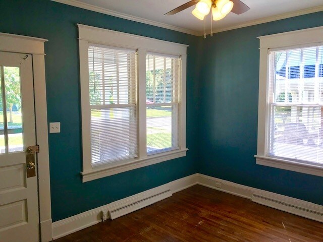 Building Photo - 306 Oakridge Blvd