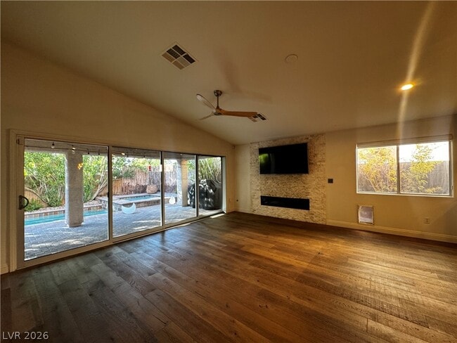 Building Photo - 956 Puerta Del Sol Dr