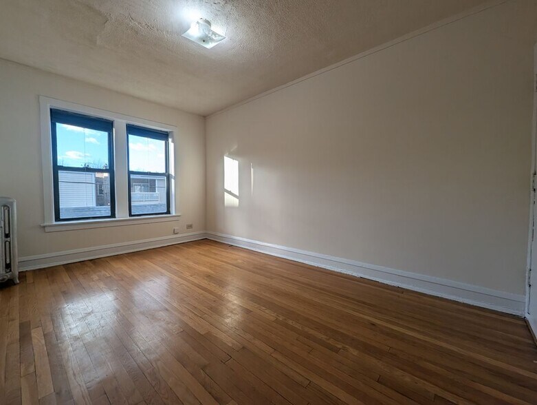 Building Photo - 2700 N Spaulding Ave
