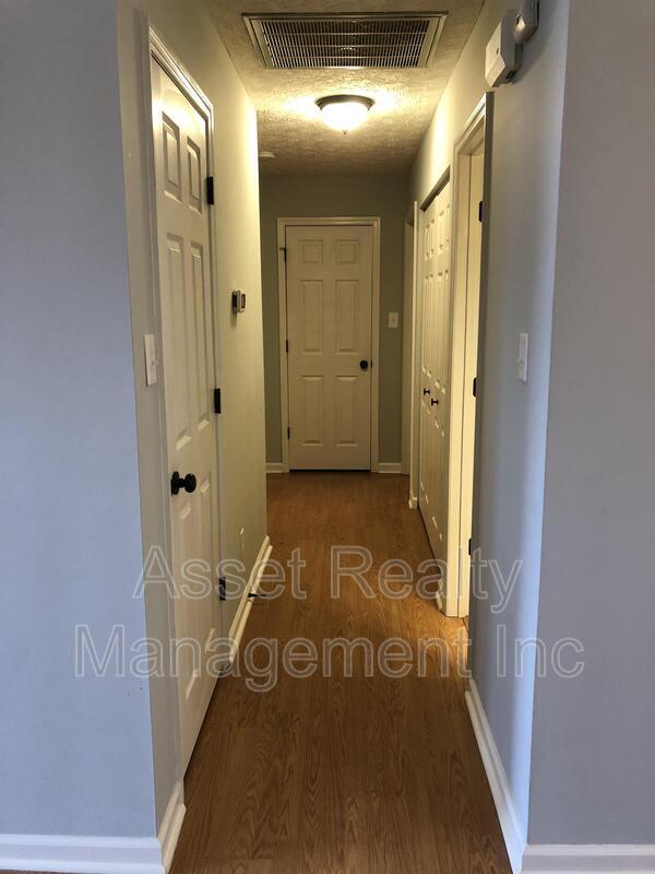 Building Photo - 5616 Jamaica Ln