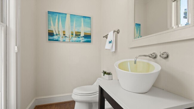 Building Photo - Waterfront living in the heart of Canton!