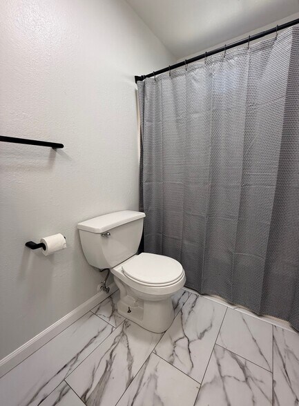 Building Photo - 19297 Mountain Meadow N