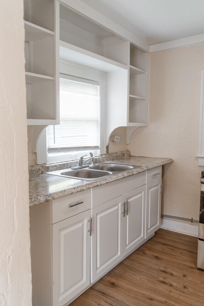 Building Photo - 515.5 N Monroe St