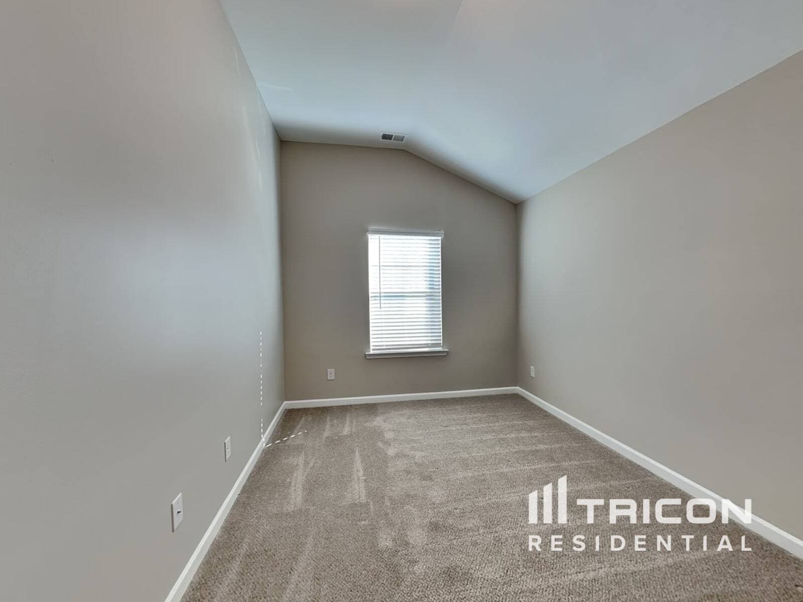Building Photo - 225 Sableshire Way