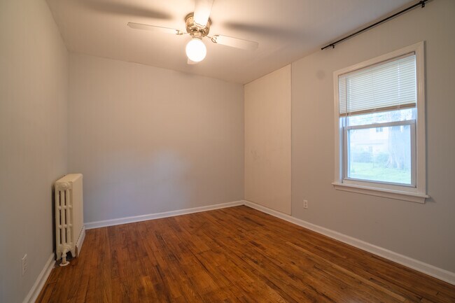 Bedroom 2 - 21801 Grand Lake St