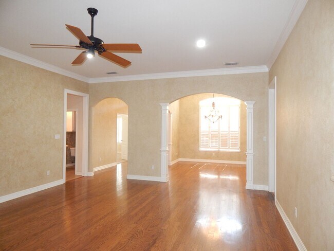 Building Photo - Coming Soon to South Tyler! Stunning 4 Bedroom, 2.5 Bath Home