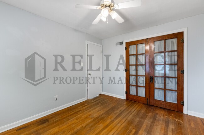 Building Photo - 853 N Terrace Dr