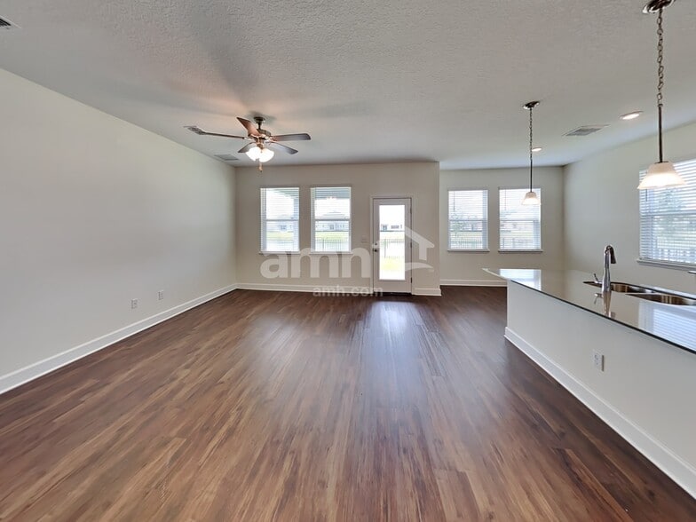Building Photo - 33860 Night Lily Dr