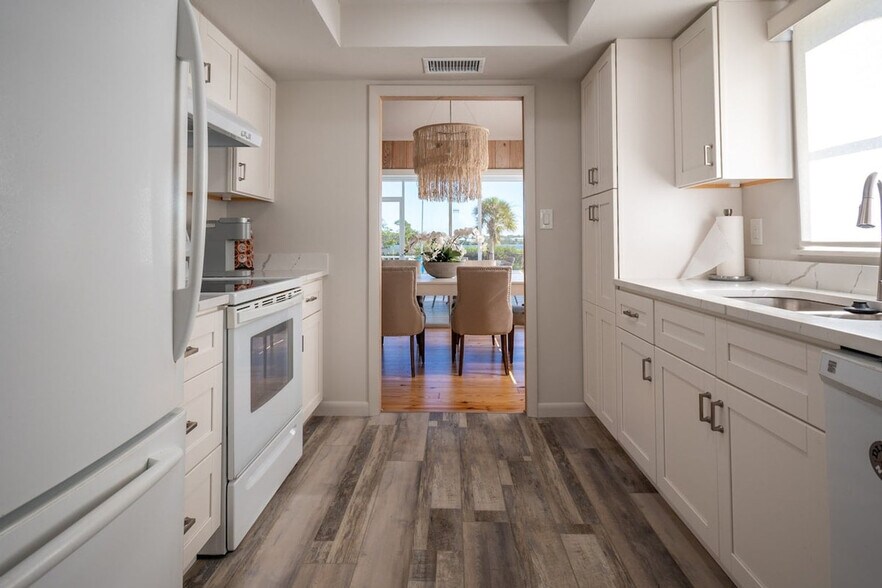 Building Photo - 7715 Manasota Key Rd