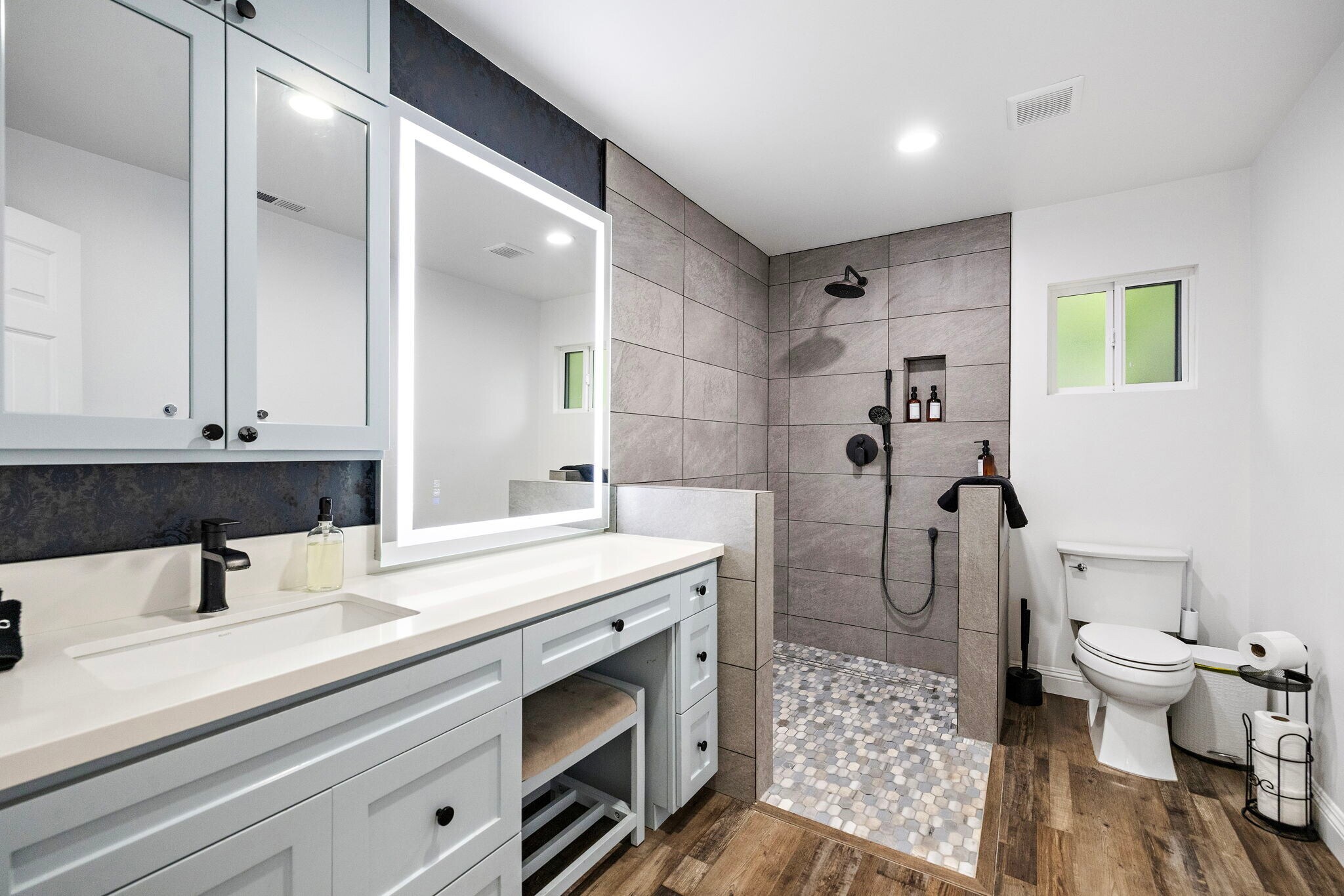 Building Photo - 1581 Baker St