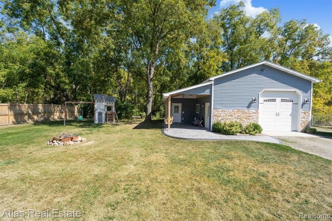 Building Photo - 4111 S State Rd
