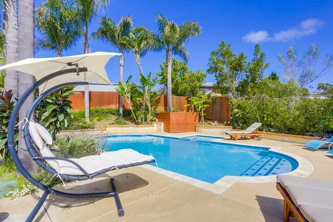 Building Photo - Beautiful La Jolla Alta Home! 50% off First Month's Rent Move in Promotion!