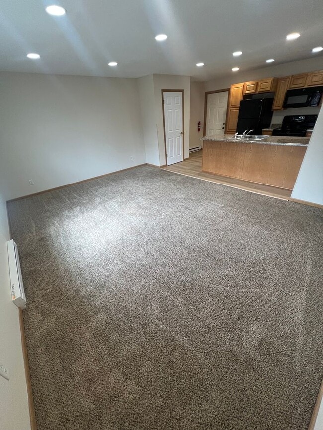 Building Photo - Northern Place Apartments 1