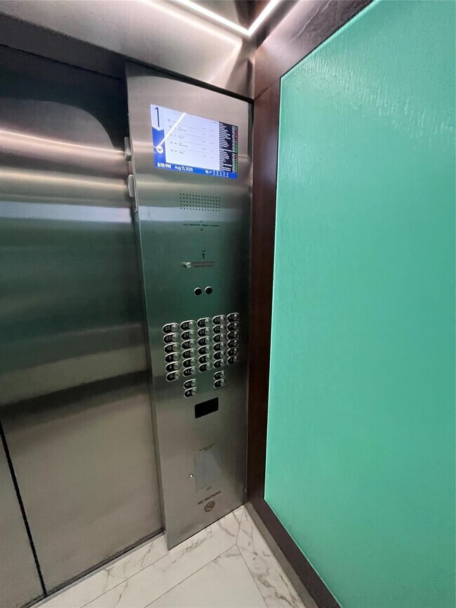 Building Photo - 3500 Galt Ocean Dr