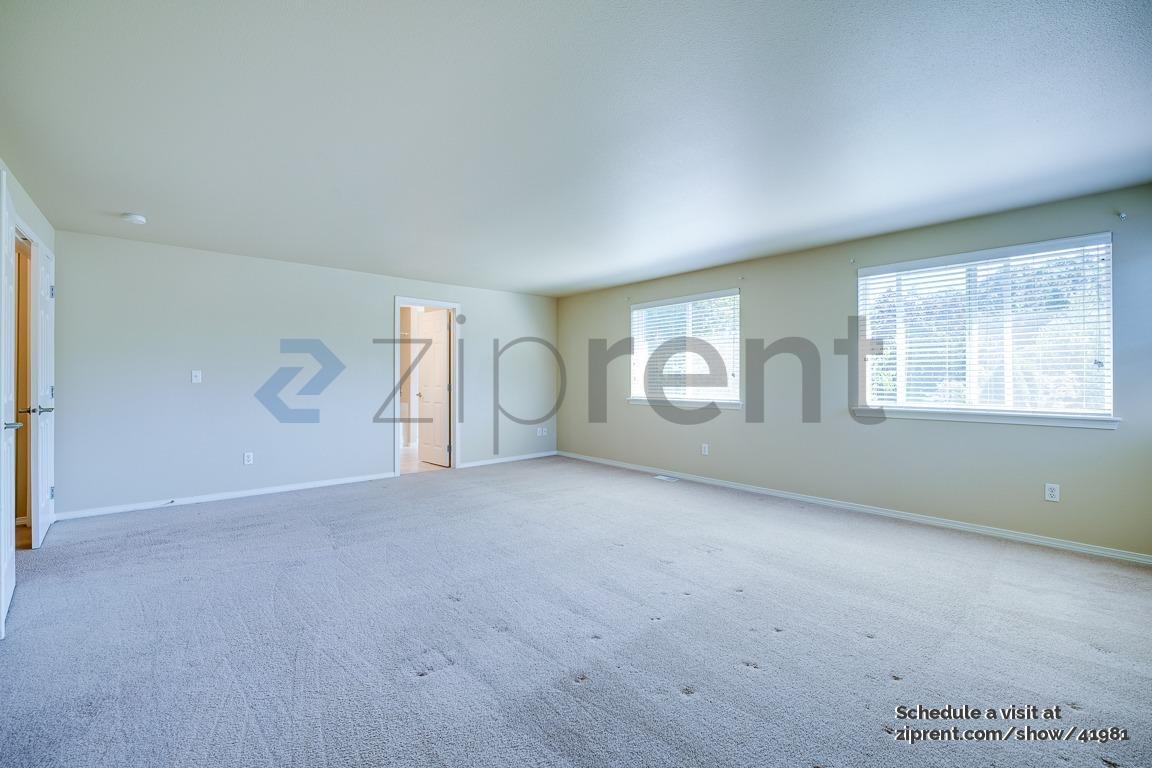 Building Photo - 2344 Pleasanton Ct SE