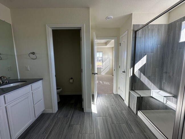 Building Photo - 4-bedroom Single Family Home in Broomfield