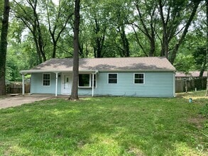 Building Photo - COMING SOON MADISON RANCH WITH 2 BATHS!