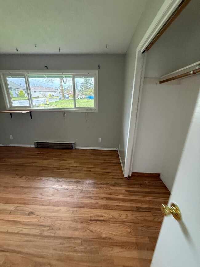 Building Photo - 802 N 20th Ave