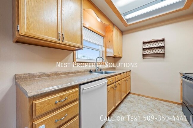 Building Photo - 135 H St NE