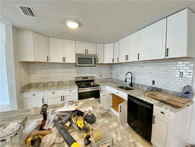 Building Photo - 106 Leeland Heights Blvd W