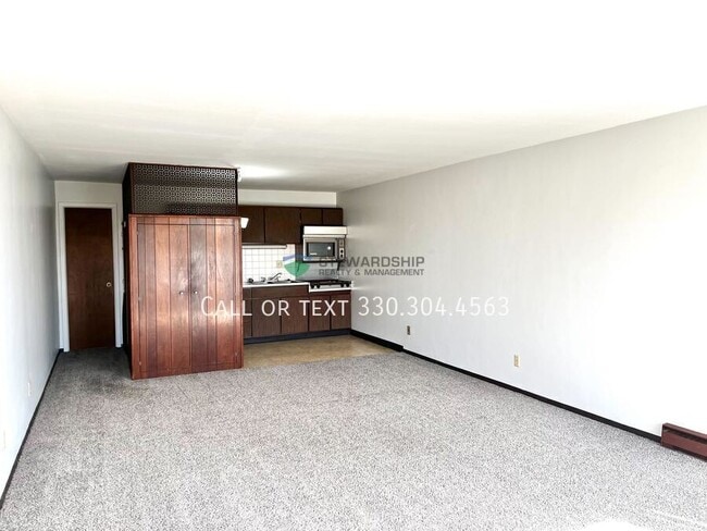 Building Photo - 2331 E Market St