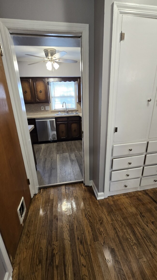 Building Photo - 3109 Beecher Rd