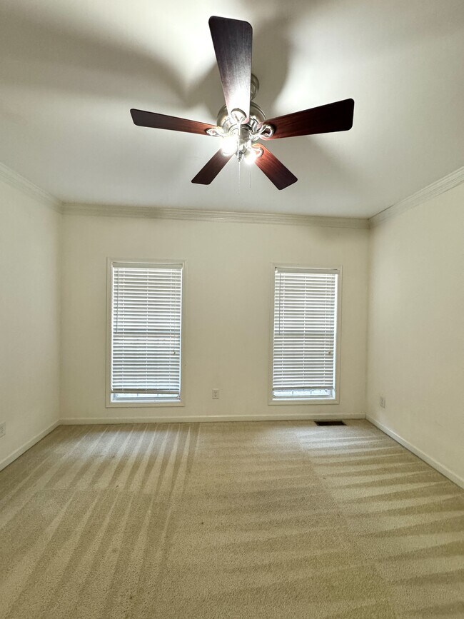 Building Photo - 6314 Mimosa Cir