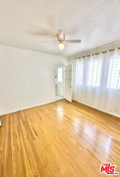Building Photo - 9012 Phyllis Ave