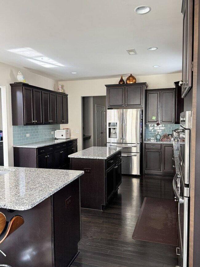 Building Photo - Beautiful 5BR home in Great School district