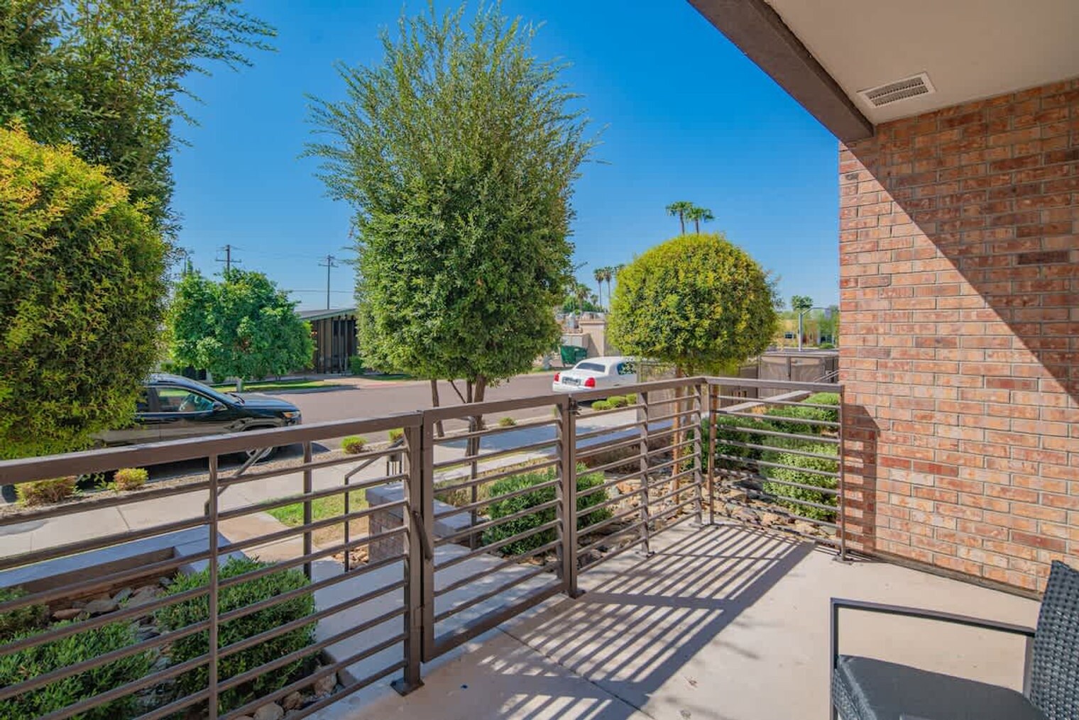 Building Photo - 777 E Stella Ln