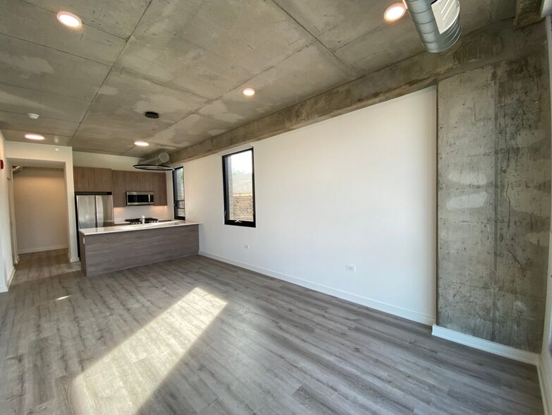 Building Photo - 1120 W Patterson Ave