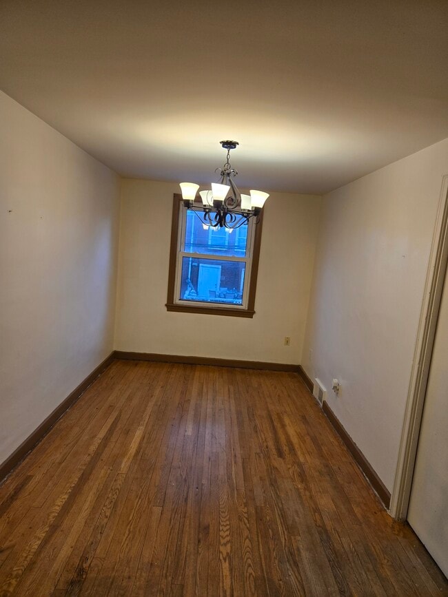 Building Photo - 2445 Brookwood St