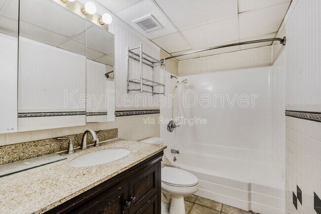 Building Photo - 2120 S Vaughn Way