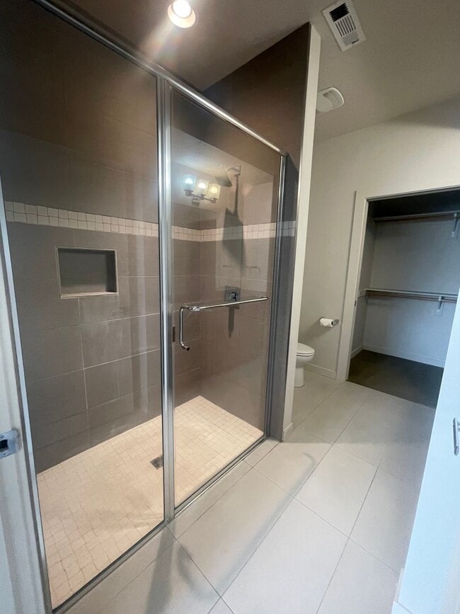 Building Photo - Newer & Beautiful 2bd/2bth condo in Ashland