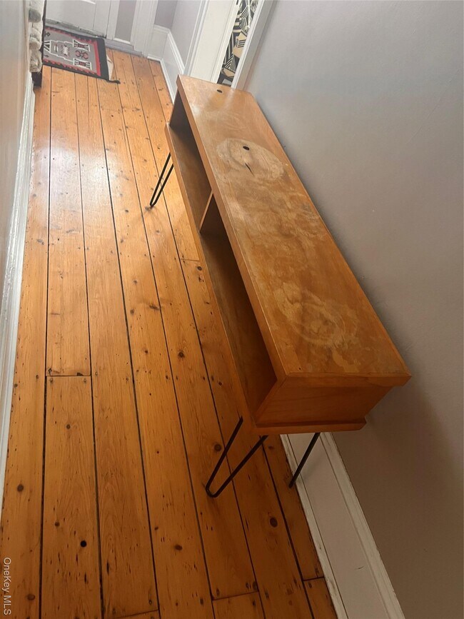 Building Photo - 369 Verplanck Ave