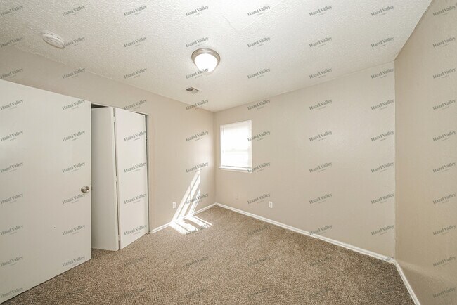 Building Photo - 808 NW 113th St