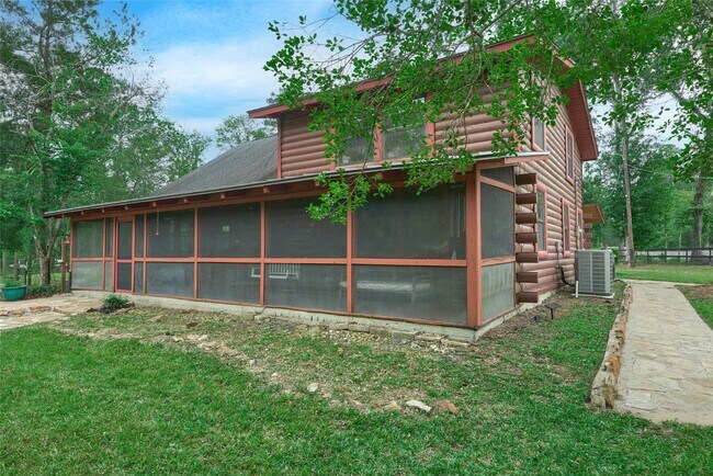 Building Photo - 18233 Country Pl Dr