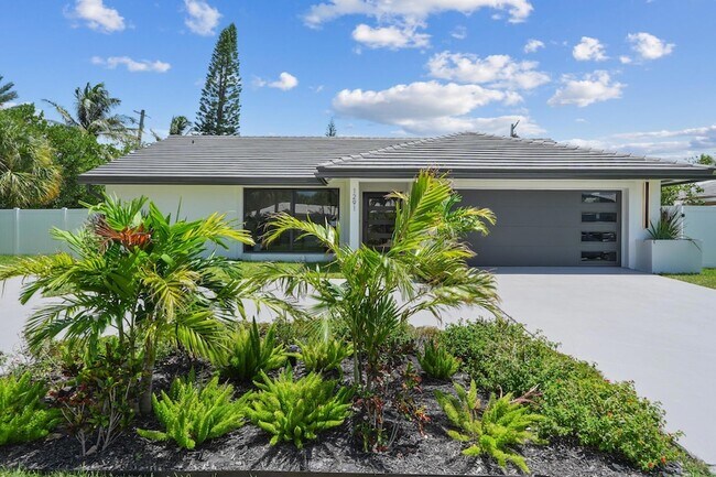 Building Photo - 1291 Bimini Ln